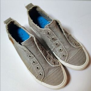 Blowfish Malibu Play Women's Slip On Comfort Sneakers Grey Smoked Size 9